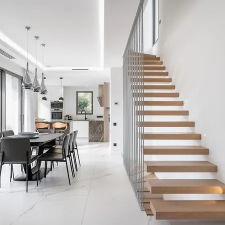 Superbe Contemporaine A Saint-raphael A 200 M De La فيلة Saint-Raphaël