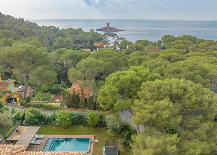 فيلة Superbe Contemporaine A Saint-raphael A 200 M De La