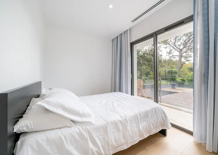 Superbe Contemporaine A Saint-raphael A 200 M De La *