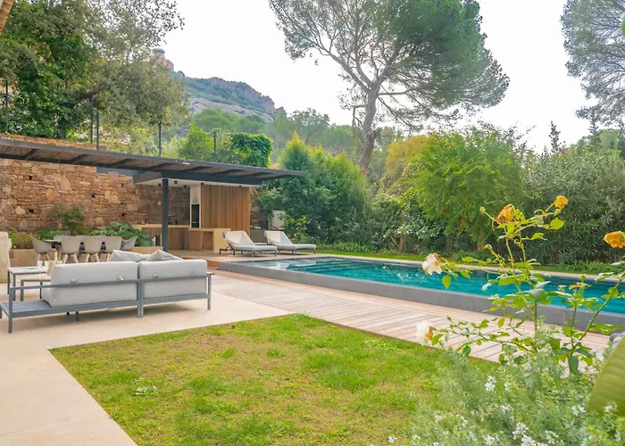 Superbe Contemporaine à Saint-raphaël à 200 M De La Villa