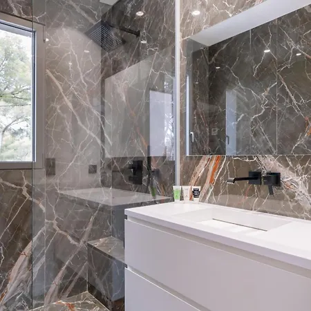 Superbe Contemporaine A Saint-raphael A 200 M De La Saint-Raphaël