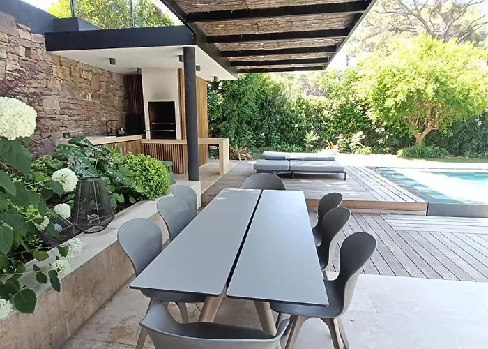 Villa Superbe Contemporaine A Saint-raphael A 200 M De La