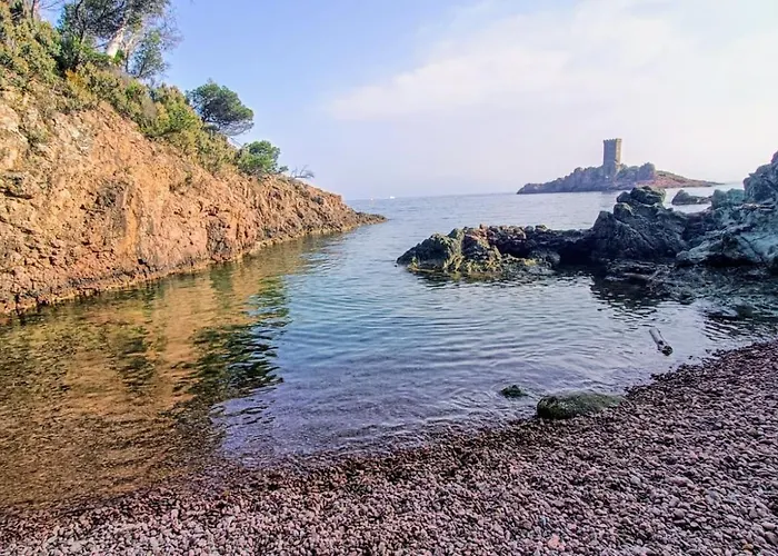 Villa Superbe Contemporaine A Saint-raphael A 200 M De La *