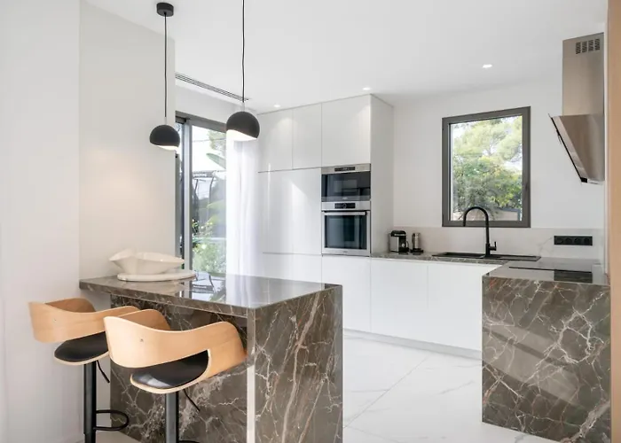 Superbe Contemporaine A Saint-raphael A 200 M De La Saint-Raphaël