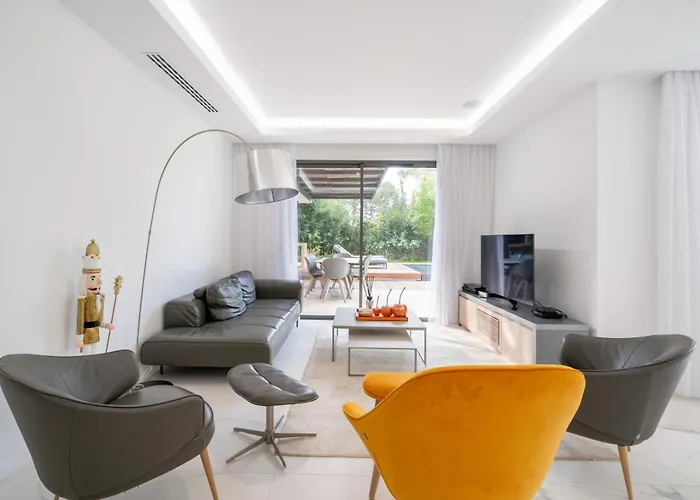 Villa Superbe Contemporaine A Saint-raphael A 200 M De La