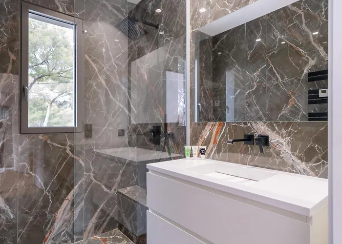 Superbe Contemporaine A Saint-raphael A 200 M De La Saint-Raphaël